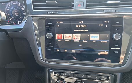 Volkswagen Tiguan II, 2018 год, 2 950 000 рублей, 12 фотография