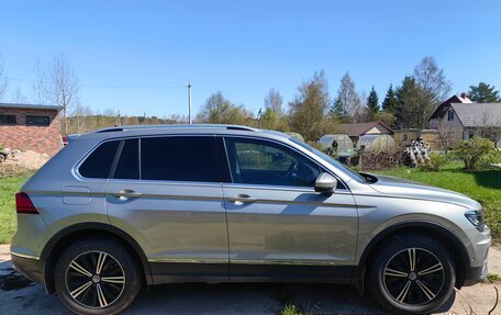 Volkswagen Tiguan II, 2018 год, 2 950 000 рублей, 19 фотография