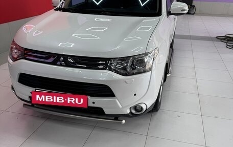 Mitsubishi Outlander III рестайлинг 3, 2012 год, 1 400 000 рублей, 14 фотография