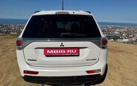 Mitsubishi Outlander III рестайлинг 3, 2012 год, 1 400 000 рублей, 6 фотография