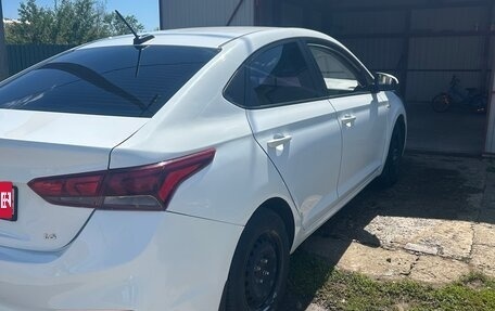 Hyundai Solaris II рестайлинг, 2017 год, 1 100 000 рублей, 4 фотография