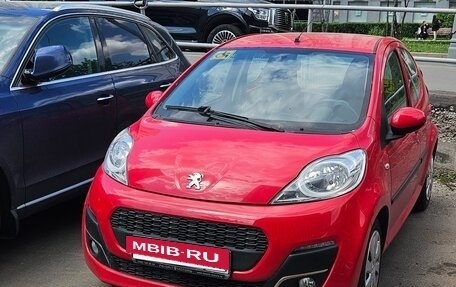 Peugeot 107 I рестайлинг, 2013 год, 690 000 рублей, 7 фотография