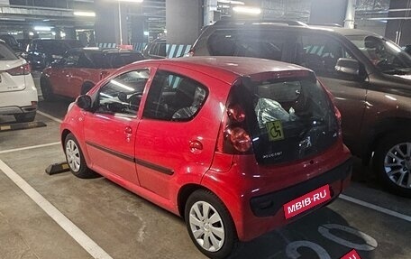 Peugeot 107 I рестайлинг, 2013 год, 690 000 рублей, 2 фотография