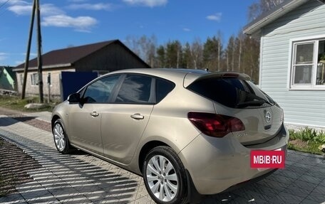 Opel Astra J, 2010 год, 820 000 рублей, 4 фотография
