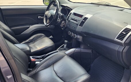 Mitsubishi Outlander III рестайлинг 3, 2008 год, 900 000 рублей, 7 фотография