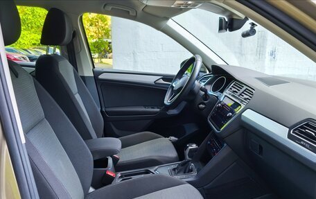 Volkswagen Tiguan II, 2021 год, 3 000 000 рублей, 9 фотография