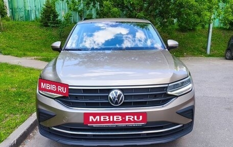 Volkswagen Tiguan II, 2021 год, 3 000 000 рублей, 2 фотография