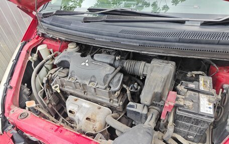 Mitsubishi Colt VI рестайлинг, 2003 год, 400 000 рублей, 22 фотография