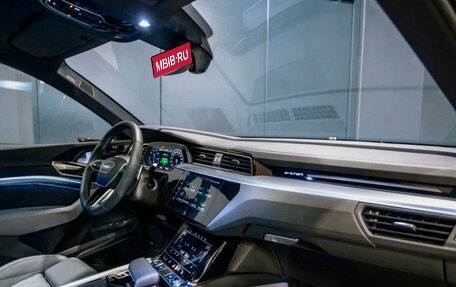Audi e-tron Sportback I, 2021 год, 11 999 999 рублей, 8 фотография
