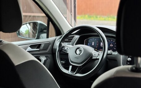 Volkswagen Tiguan II, 2019 год, 2 850 000 рублей, 6 фотография