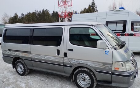 Toyota HiAce H100, 2004 год, 850 000 рублей, 1 фотография