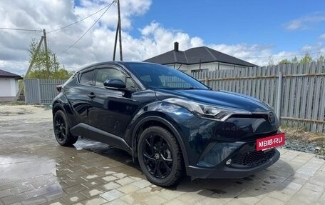 Toyota C-HR I рестайлинг, 2019 год, 2 200 000 рублей, 2 фотография