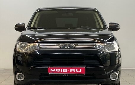 Mitsubishi Outlander III рестайлинг 3, 2013 год, 1 520 000 рублей, 2 фотография