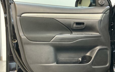 Mitsubishi Outlander III рестайлинг 3, 2013 год, 1 520 000 рублей, 17 фотография