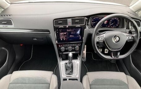Volkswagen Golf VII, 2018 год, 1 100 000 рублей, 10 фотография