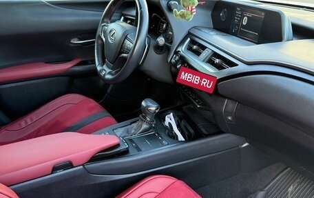 Lexus UX I, 2019 год, 2 900 000 рублей, 15 фотография