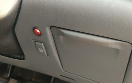 Toyota Raum I, 2000 год, 425 000 рублей, 2 фотография