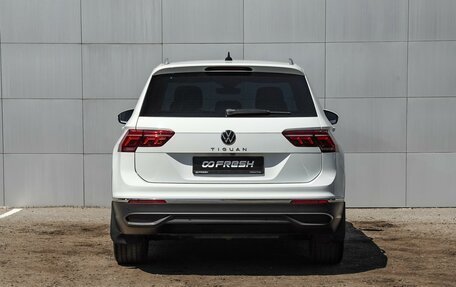 Volkswagen Tiguan II, 2021 год, 2 900 000 рублей, 4 фотография