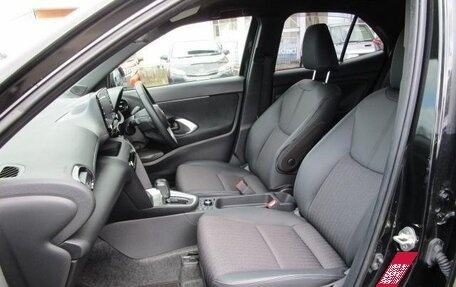 Toyota Yaris Cross, 2022 год, 1 140 027 рублей, 8 фотография