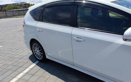 Toyota Prius Alpha I (ZVW40/41), 2019 год, 2 100 000 рублей, 3 фотография