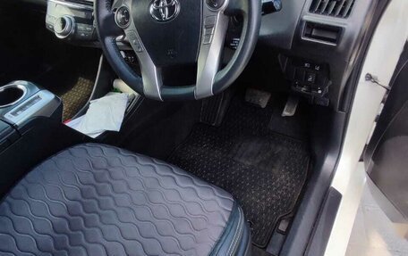 Toyota Prius Alpha I (ZVW40/41), 2019 год, 2 100 000 рублей, 20 фотография