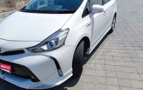 Toyota Prius Alpha I (ZVW40/41), 2019 год, 2 100 000 рублей, 5 фотография
