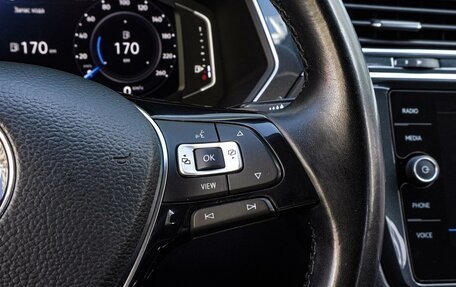 Volkswagen Tiguan II, 2019 год, 2 350 000 рублей, 17 фотография