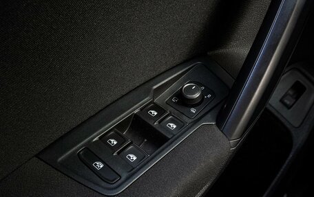 Volkswagen Tiguan II, 2019 год, 2 350 000 рублей, 19 фотография