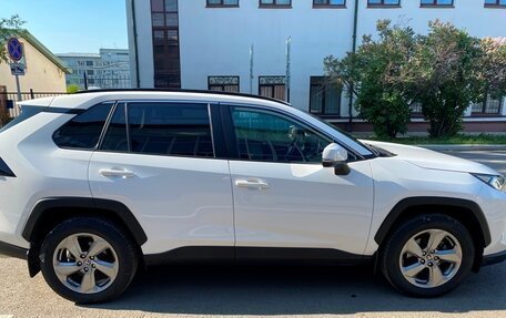 Toyota RAV4, 2022 год, 4 037 000 рублей, 6 фотография