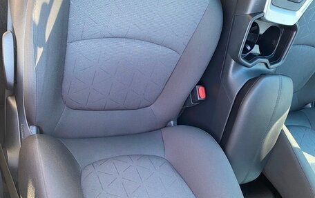 Toyota RAV4, 2022 год, 4 037 000 рублей, 9 фотография