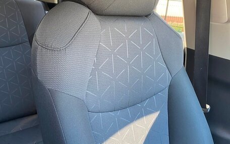 Toyota RAV4, 2022 год, 4 037 000 рублей, 16 фотография