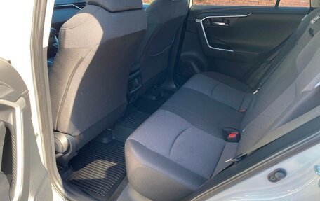 Toyota RAV4, 2022 год, 4 037 000 рублей, 14 фотография