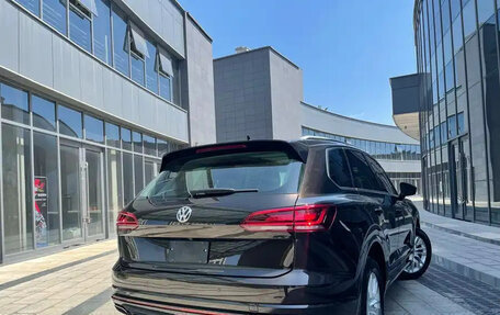 Volkswagen Touareg III, 2020 год, 3 650 000 рублей, 2 фотография