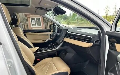Geely Atlas, 2022 год, 1 800 000 рублей, 8 фотография