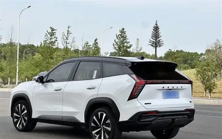 Geely Atlas, 2022 год, 1 800 000 рублей, 5 фотография