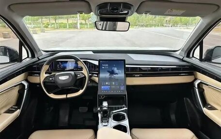 Geely Atlas, 2022 год, 1 800 000 рублей, 16 фотография