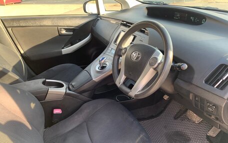Toyota Prius, 2012 год, 1 170 000 рублей, 10 фотография