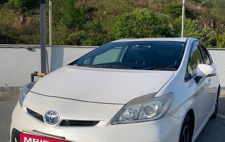 Toyota Prius, 2012 год, 1 170 000 рублей, 2 фотография