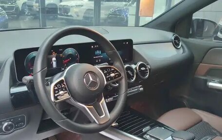 Mercedes-Benz B-Класс, 2021 год, 1 700 000 рублей, 12 фотография