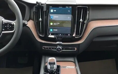 Volvo XC60 II, 2022 год, 2 500 000 рублей, 10 фотография