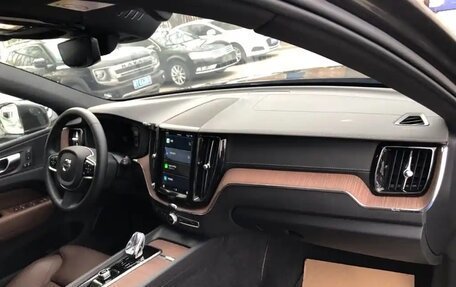 Volvo XC60 II, 2022 год, 2 500 000 рублей, 11 фотография