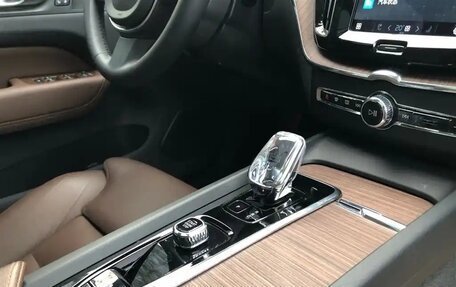 Volvo XC60 II, 2022 год, 2 500 000 рублей, 12 фотография