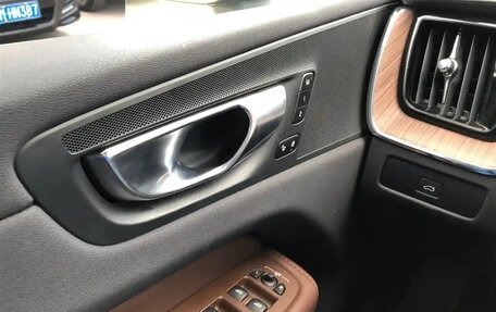 Volvo XC60 II, 2022 год, 2 500 000 рублей, 22 фотография