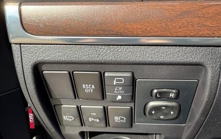 Toyota Land Cruiser 200, 2018 год, 7 050 000 рублей, 5 фотография