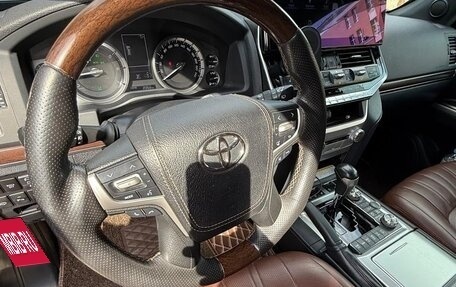 Toyota Land Cruiser 200, 2018 год, 7 050 000 рублей, 6 фотография