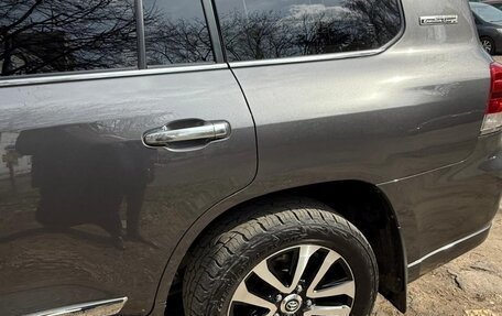 Toyota Land Cruiser 200, 2018 год, 7 050 000 рублей, 10 фотография