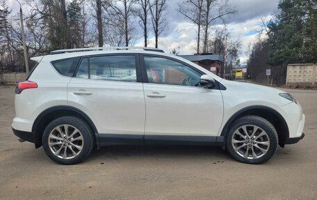 Toyota RAV4, 2017 год, 2 300 000 рублей, 11 фотография