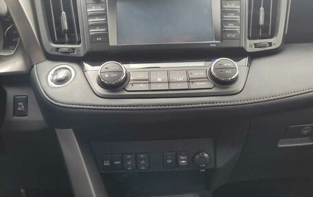 Toyota RAV4, 2017 год, 2 300 000 рублей, 9 фотография