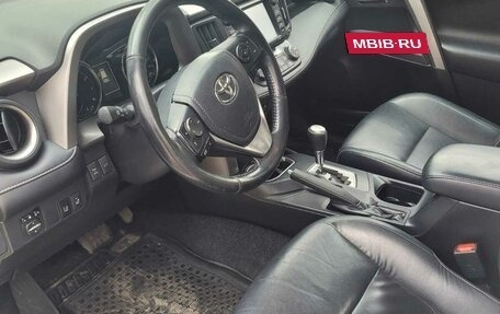 Toyota RAV4, 2017 год, 2 300 000 рублей, 6 фотография