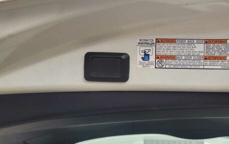 Toyota RAV4, 2017 год, 2 300 000 рублей, 13 фотография